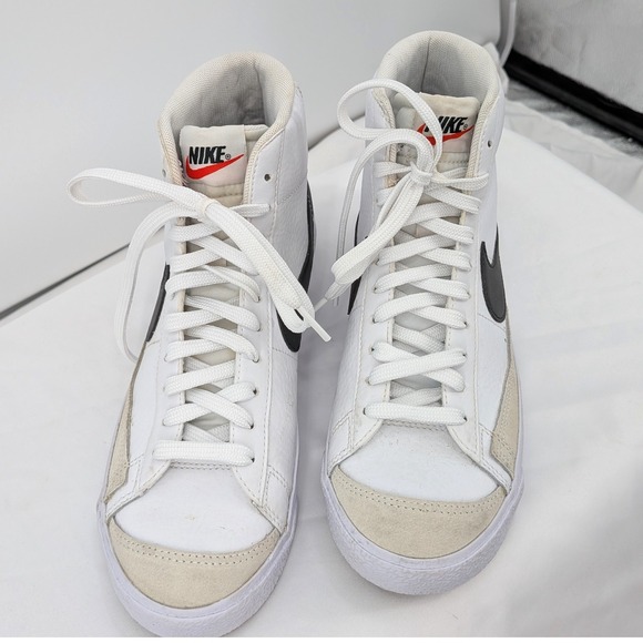 Nike Blazer Mid \'77 Vintage – White/Black – Size 6.5Y (Women\'s 8)‎